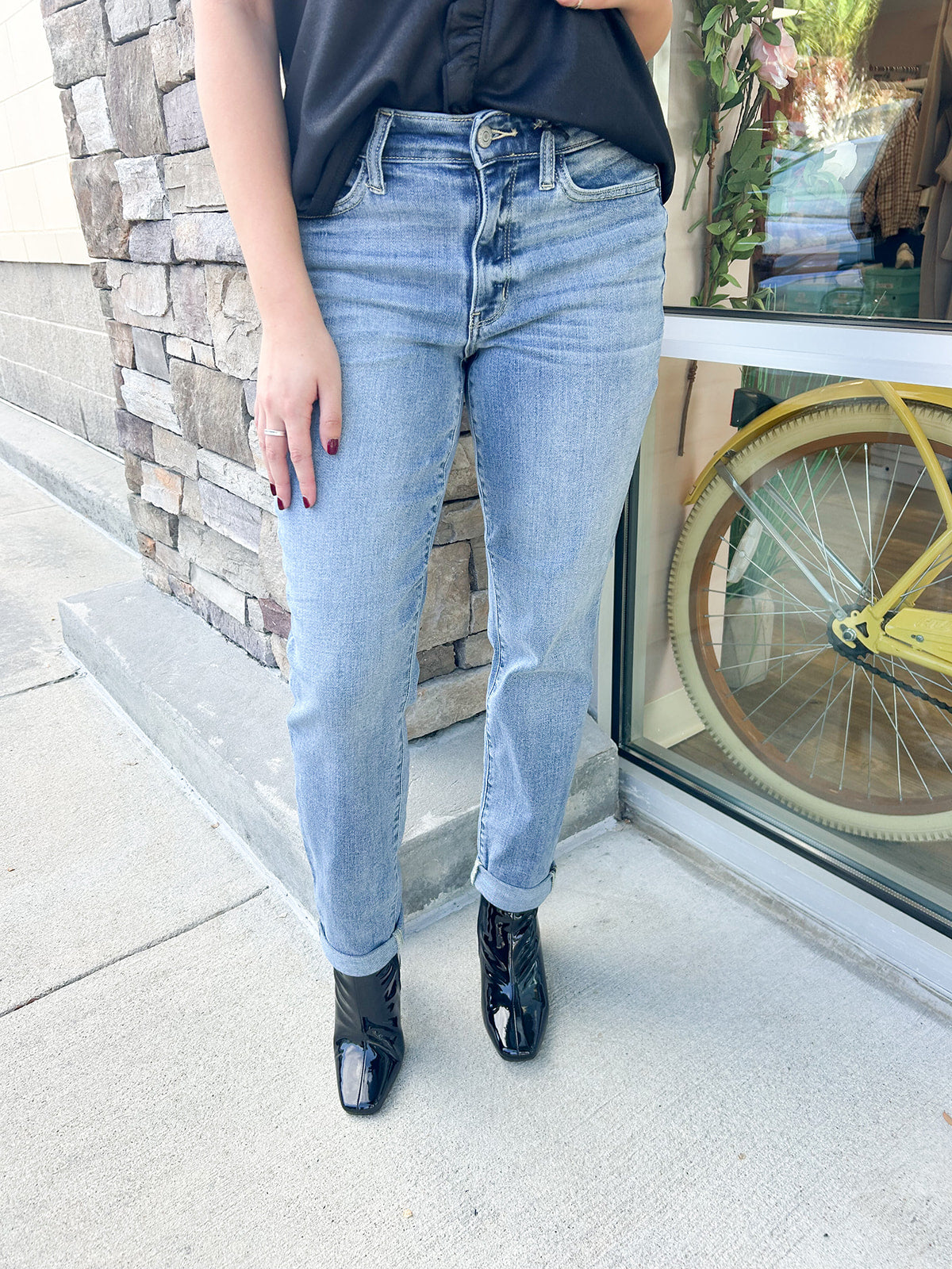 Judy Blue The Issey Midrise Bleach Boyfriend Jeans | Front View