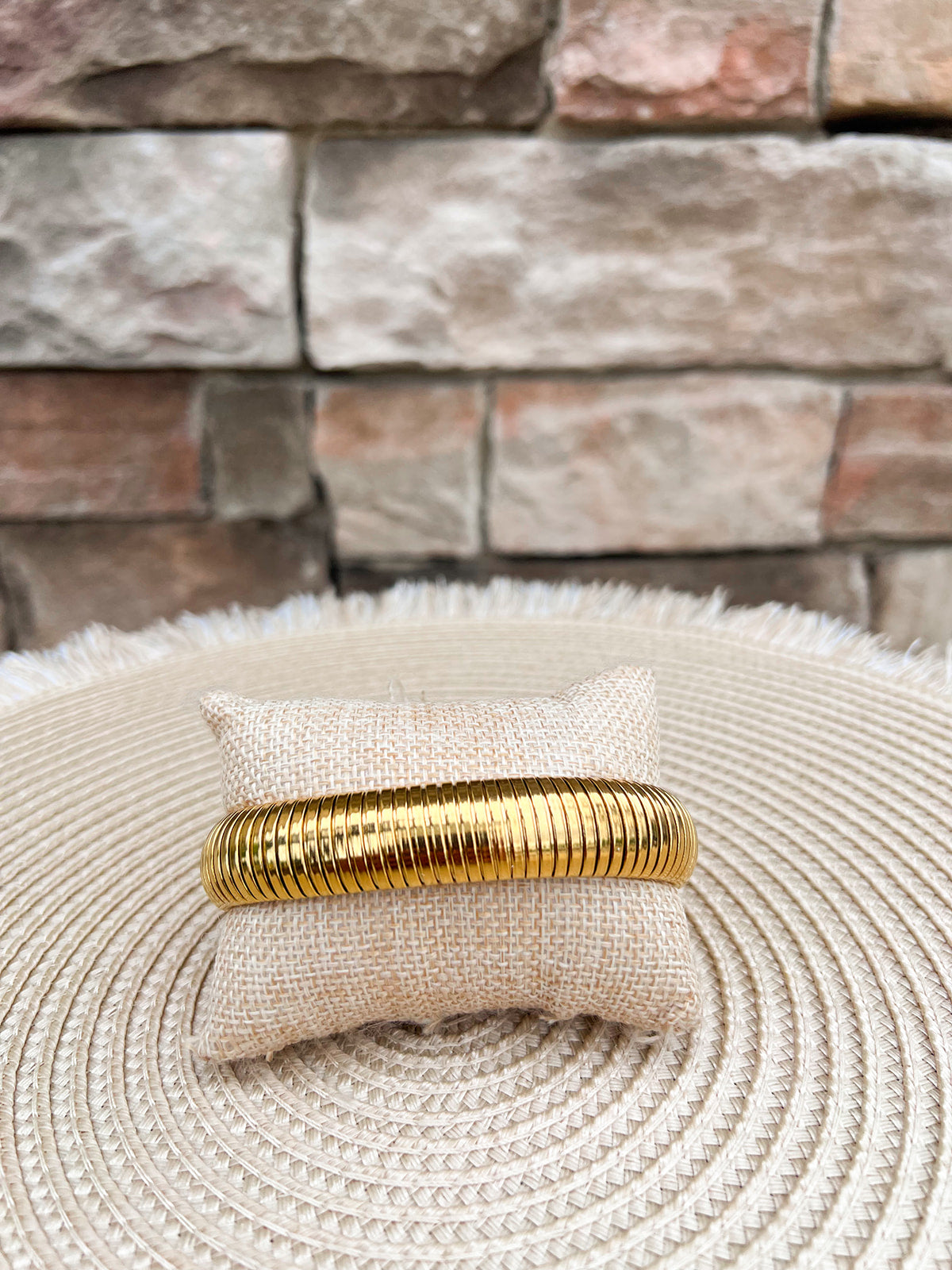 18K Gold Plated Bangle Bracelet - The Pink Pineapple 850