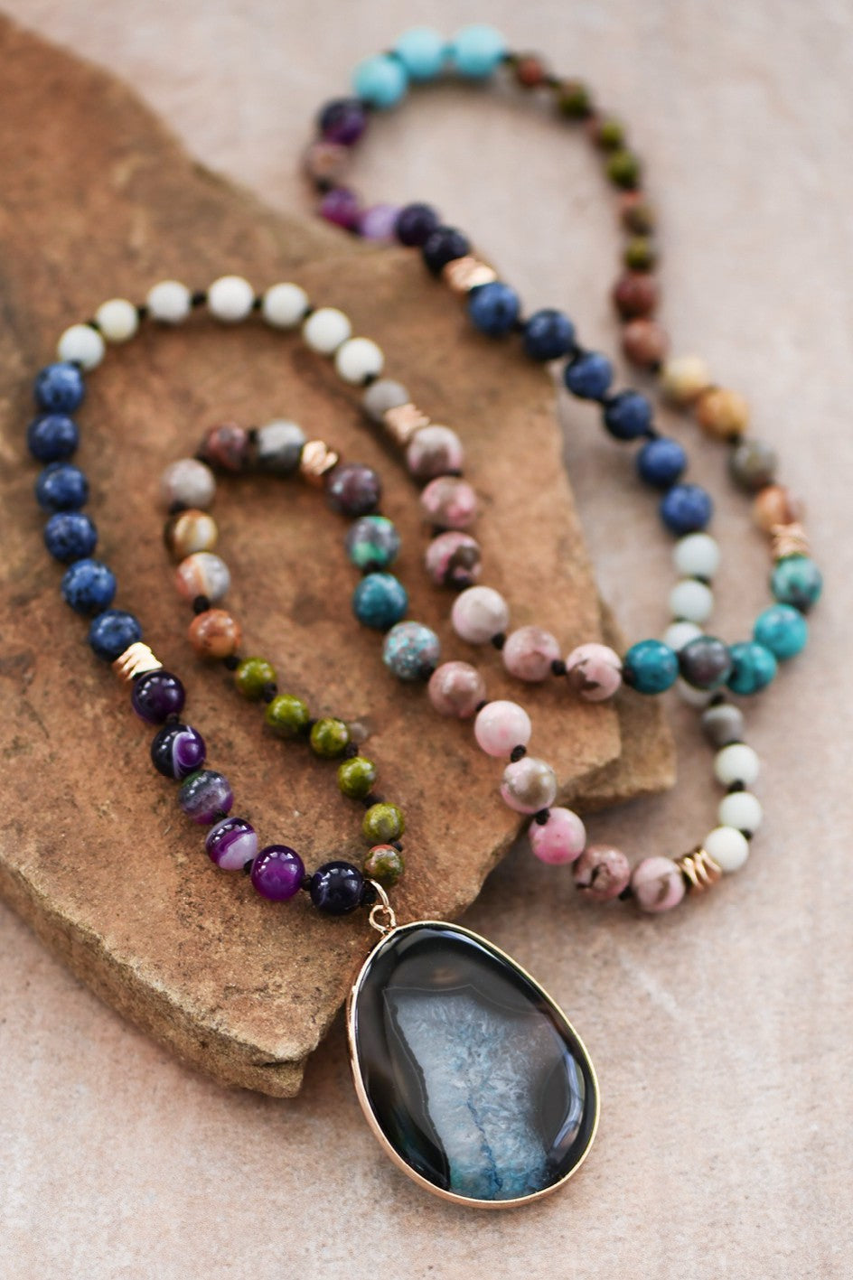 Natural Stone Bead Necklace with Stone Pendant-Multi Black Stone
