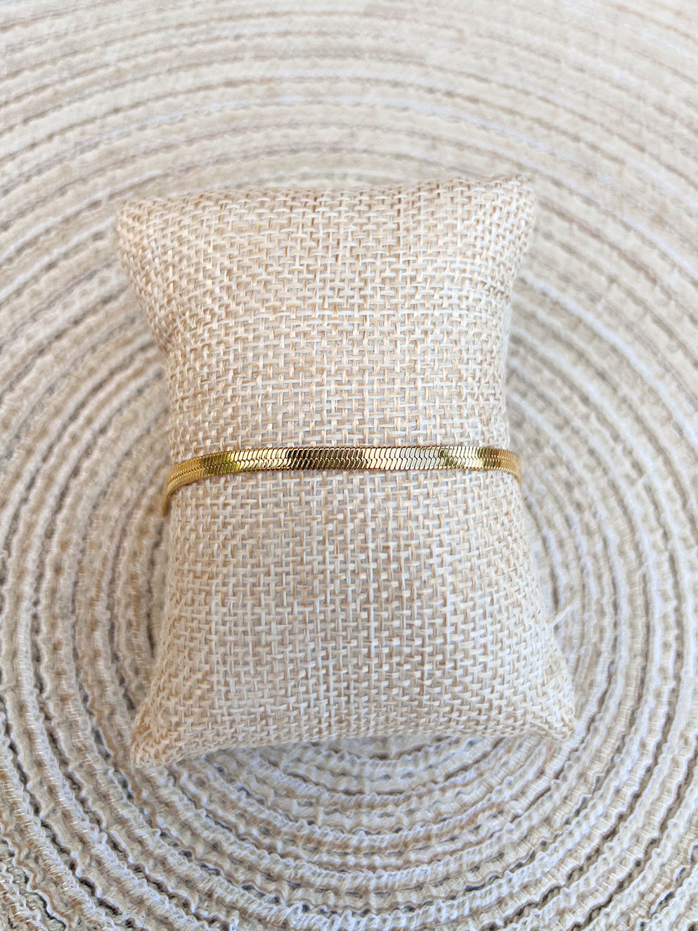 [Brenda Grands] Dainty Herringbone Bracelet - The Pink Pineapple 850