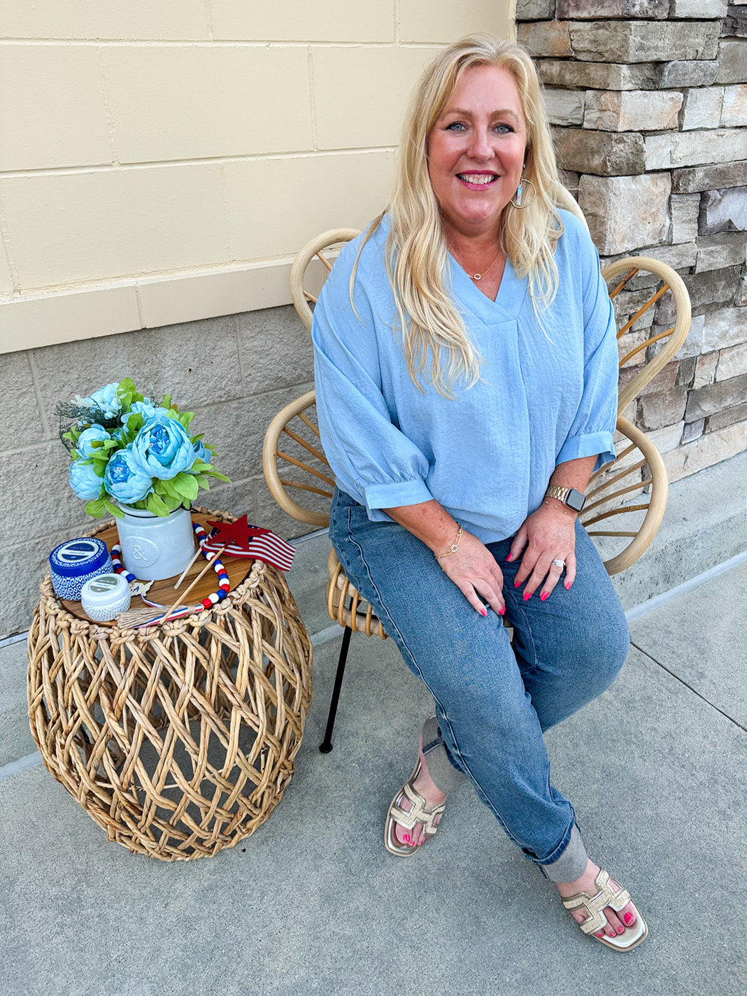 Complete Awe V-Neck Loose Fit in Chambray
