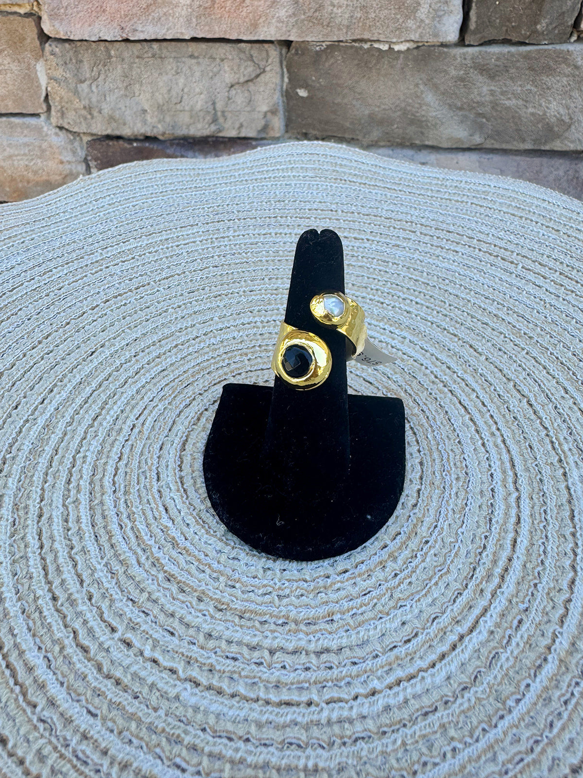 [Easton Elle] Black Onyx Pearl Curl Ring - The Pink Pineapple 850