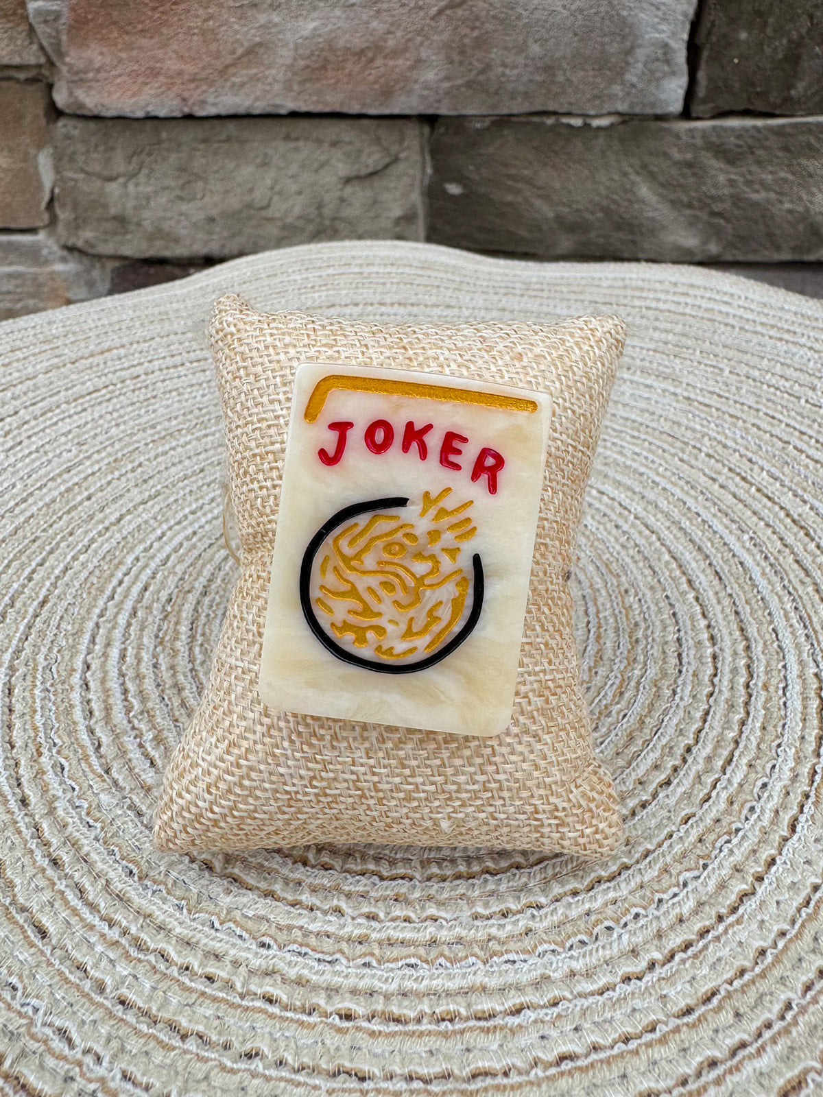 Hand - Painted Mahjong Joker Brooch - The Pink Pineapple 850