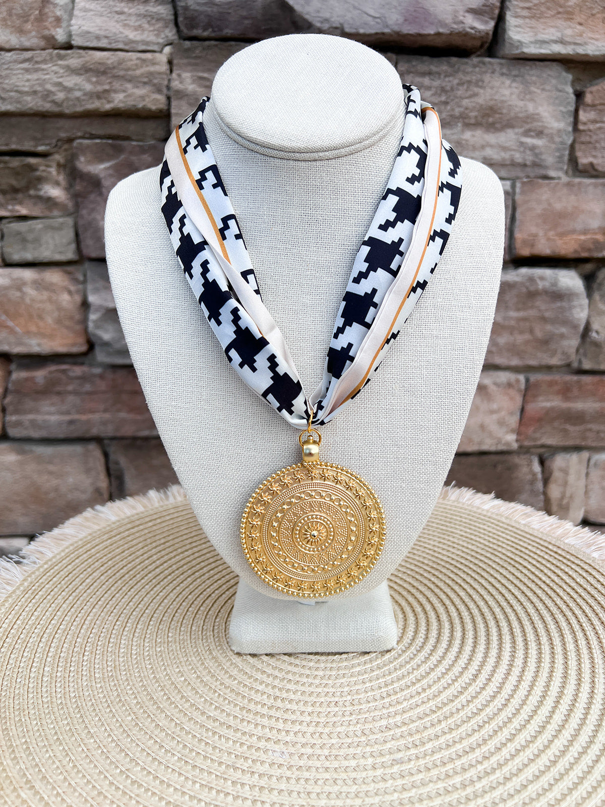 [Hart Designs] The Modern Muse Scarf Necklace - The Pink Pineapple 850