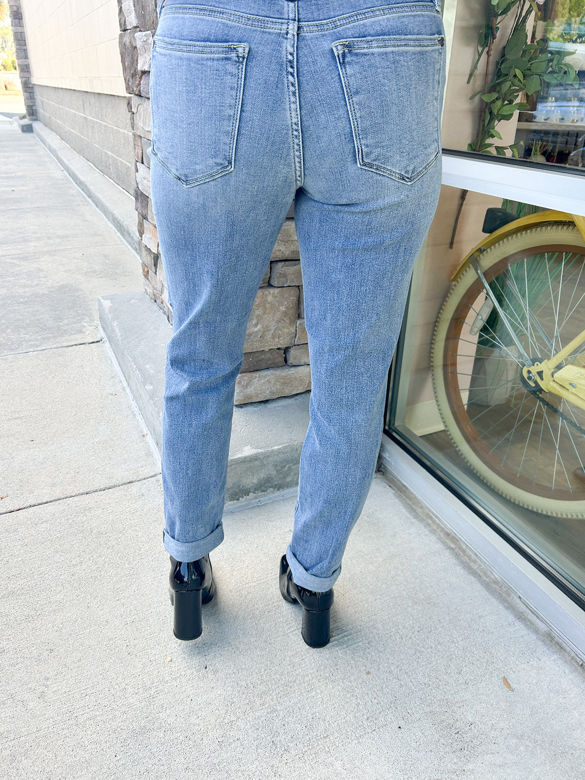 Judy Blue The Issey Midrise Bleach Boyfriend Jeans| Back View