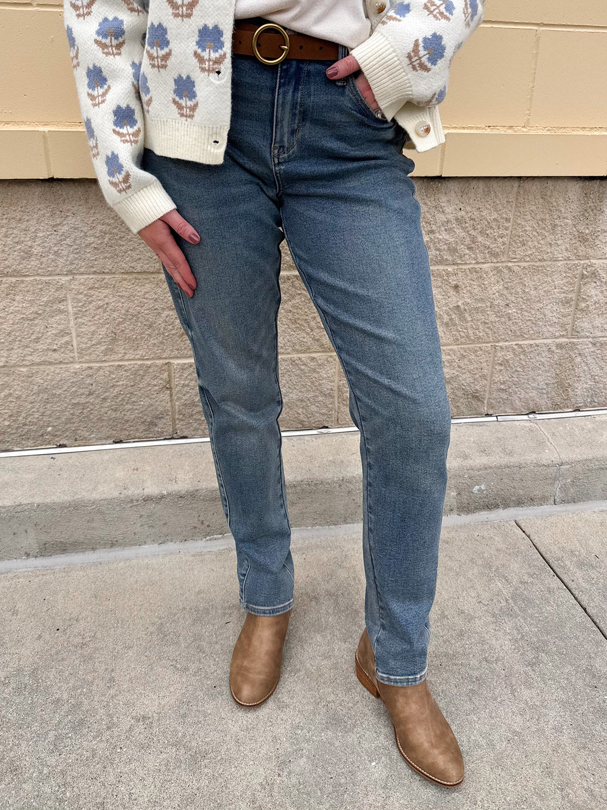 Mid Wash Judy Blue Jeans with side detaling.