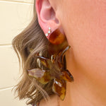 [LINNY CO] Flora Caramel Earrings, oversized 80mm design with glossy light and dark brown marbled acetate.