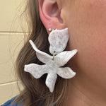 [LINNY CO] Flora White Shell Earrings, oversized 80mm design with glossy white shell texture.