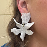 [LINNY CO] Flora White Shell Earrings, oversized 80mm design with glossy white shell texture.