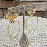 [Taylor Shaye] Jenna Pearl Flower Spring Hoops in Peach