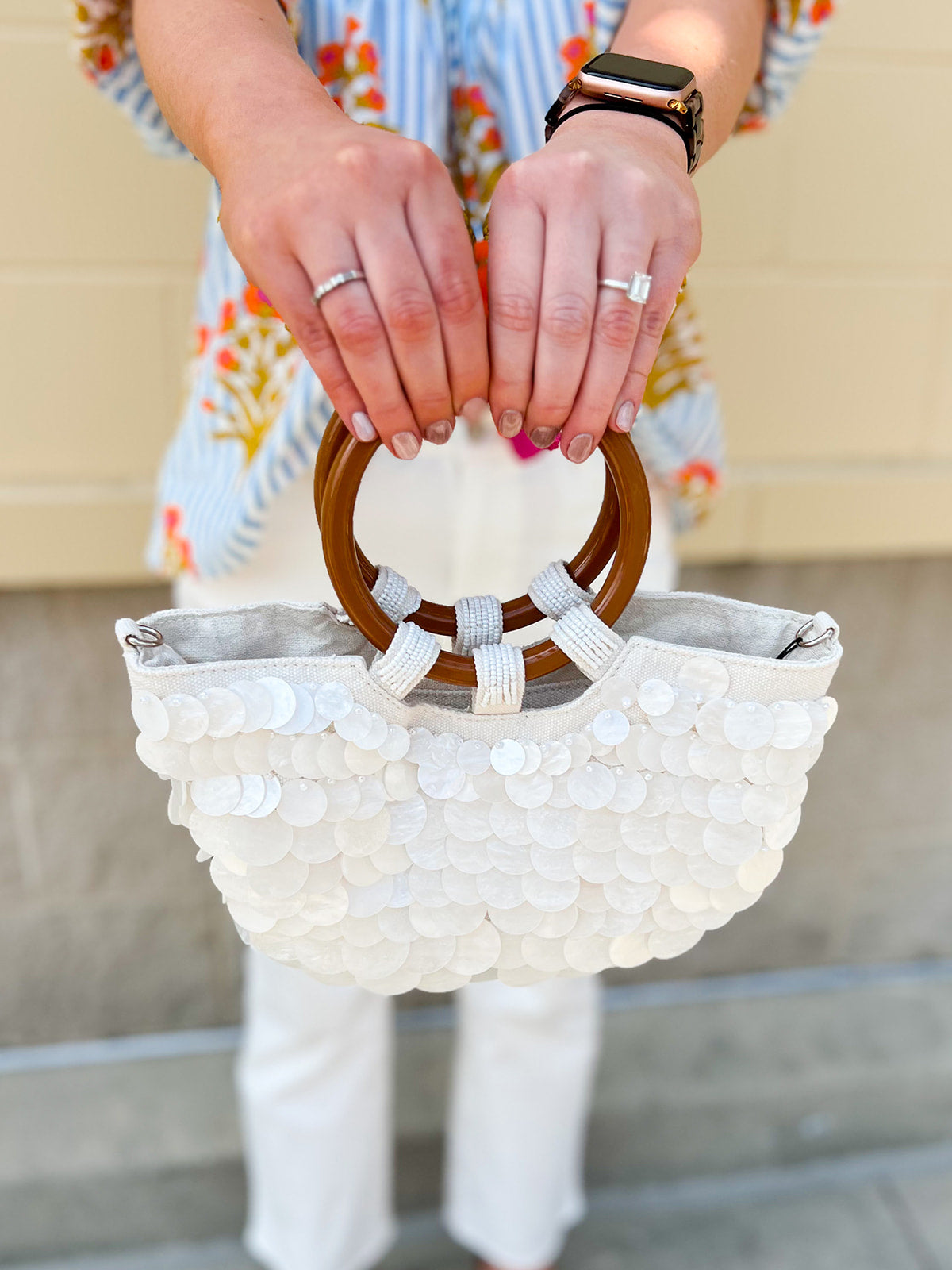 Shell Haven Wooden Handle Tote - The Pink Pineapple 850