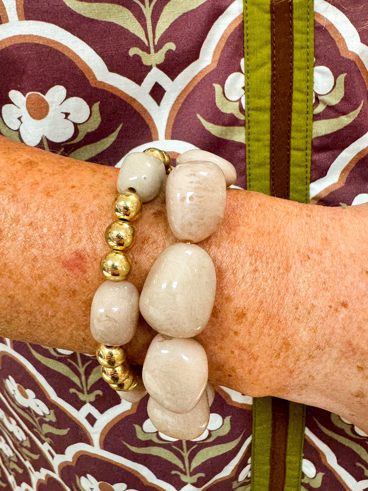 Double Stone Stack bracelet set in beige and gold, stretch design with asymmetrical resin stones and gold beads