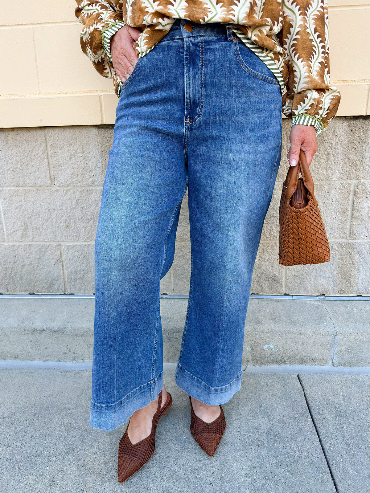 High-rise jeans in lagoon blue with casual cuffed hem