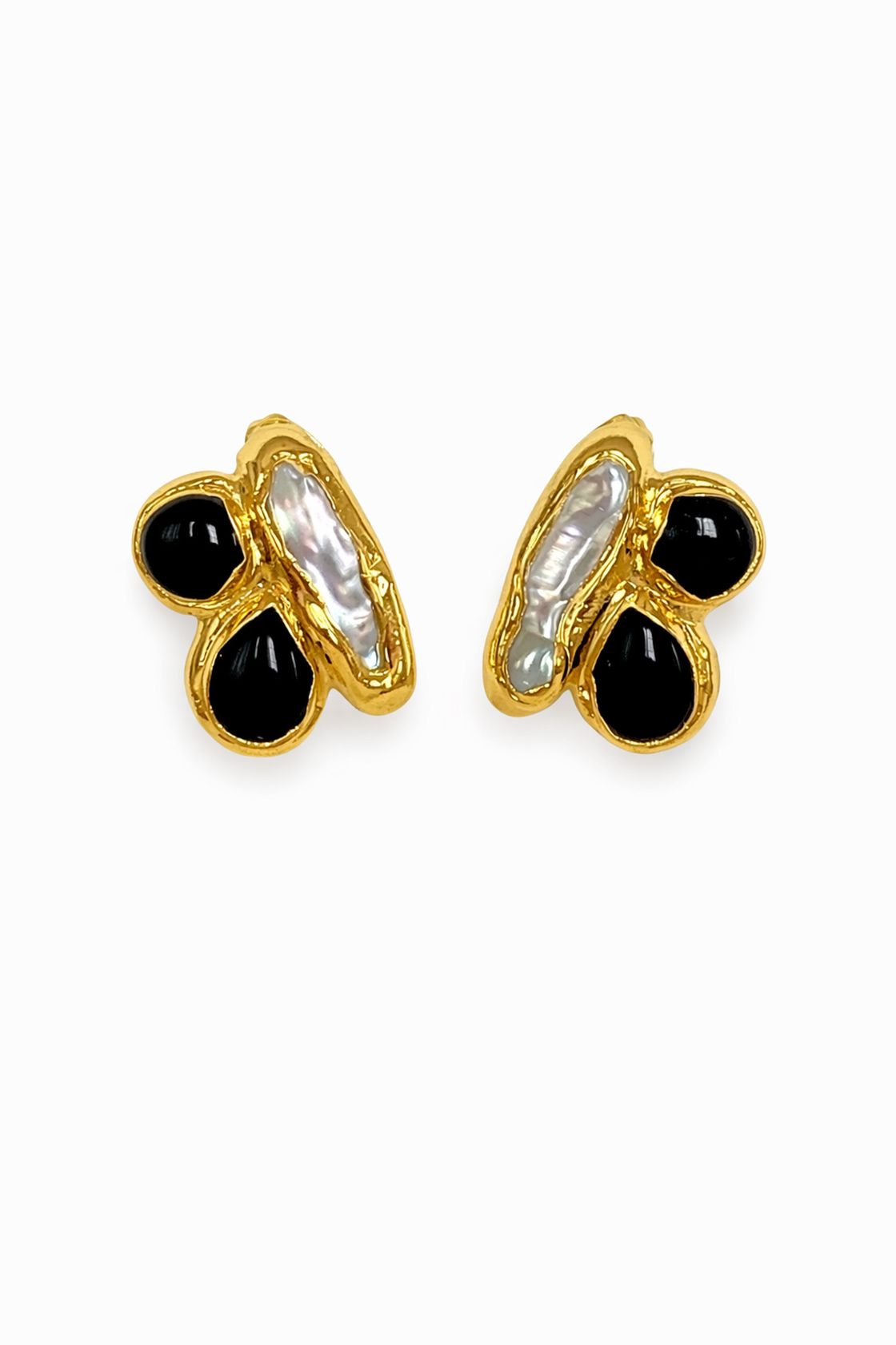 18K gold-plated arch stud earrings featuring black onyx stones and freshwater pearl accents