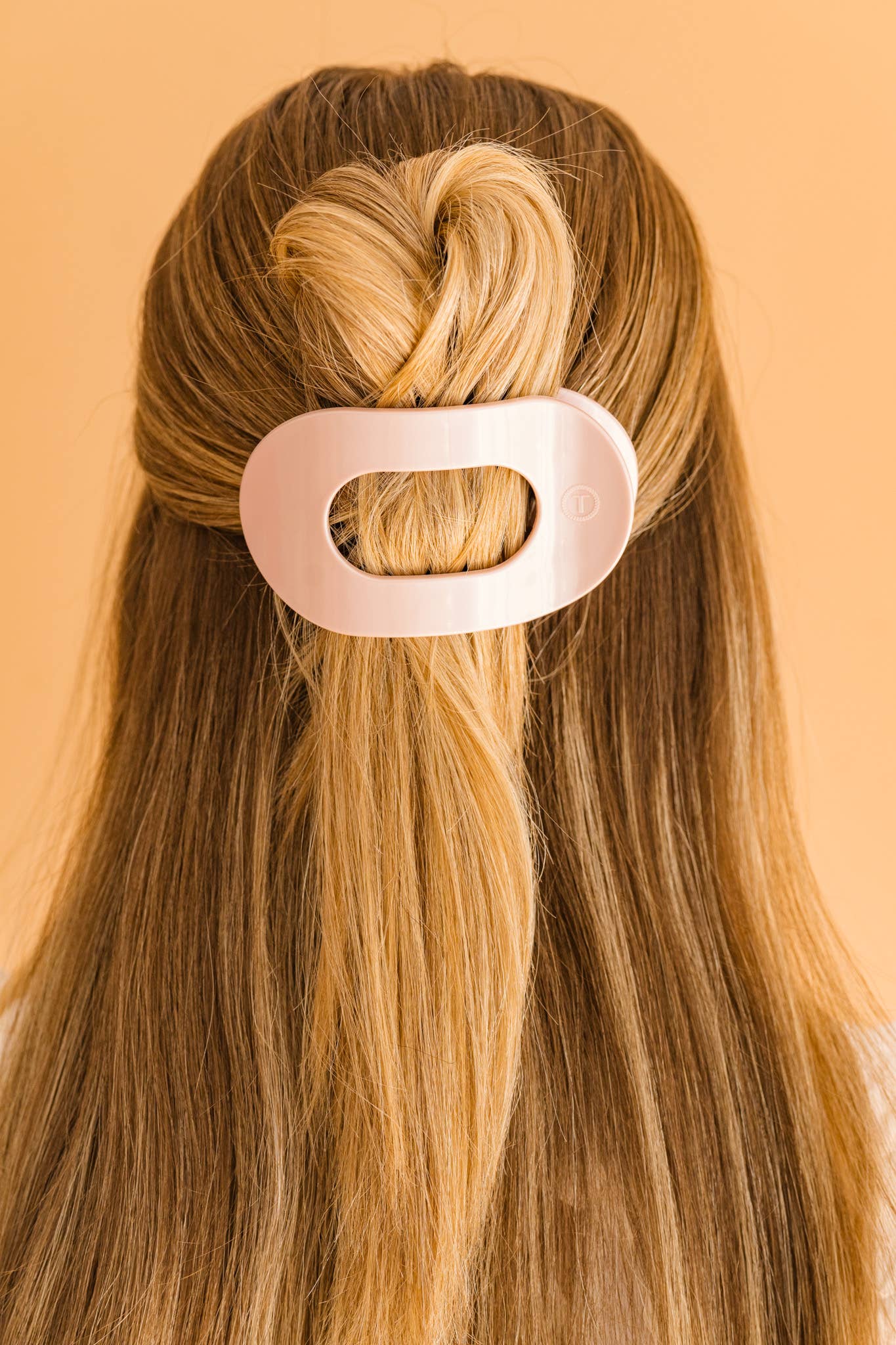 Medium Round Flat Hair Clip in pearly pink pearlized finish