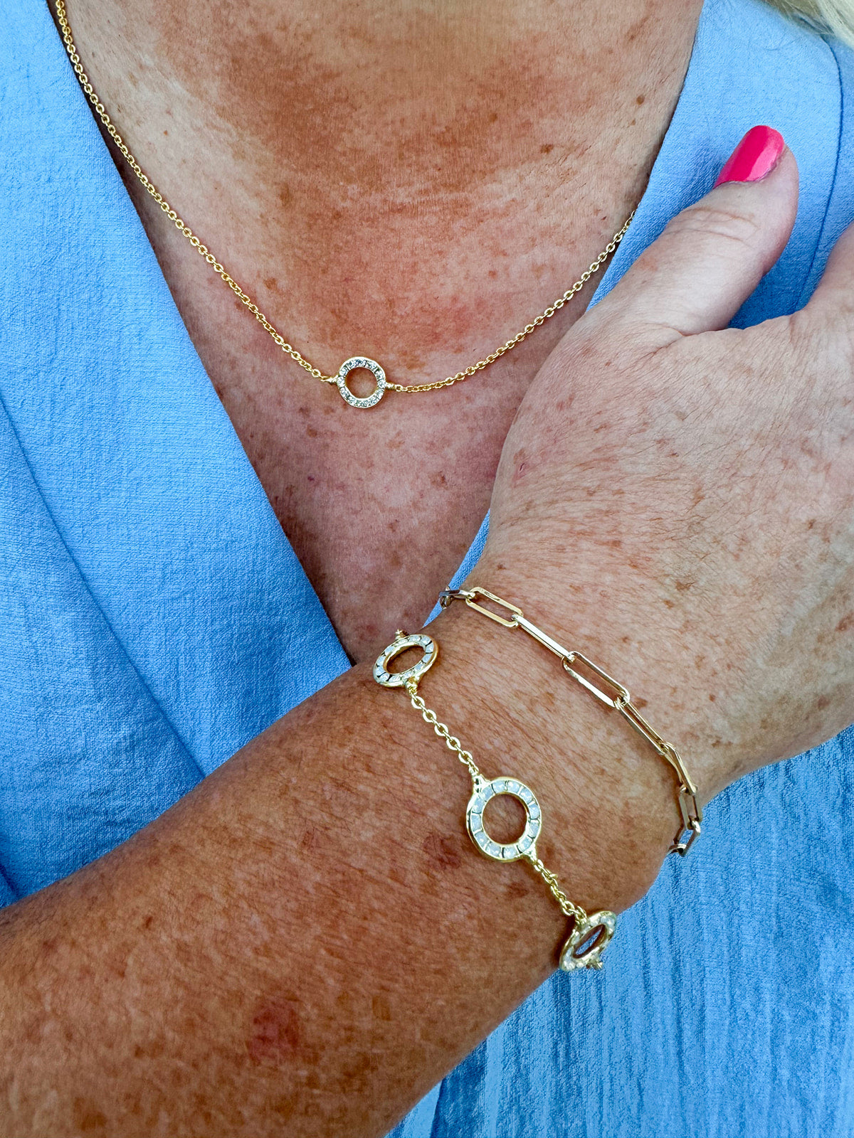 [Sorrelli] Disk Adjustable Bracelet in White Opal