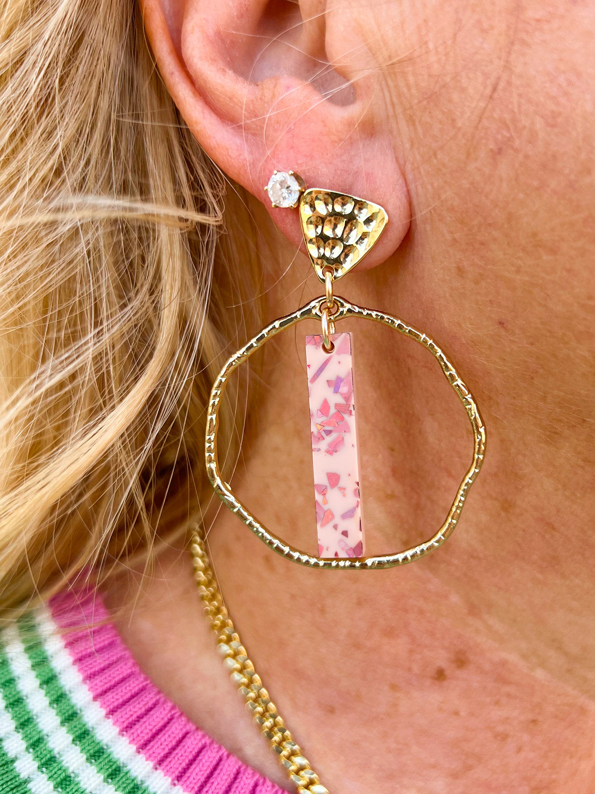 [Taylor Shaye] Camille Stick Hoops - The Pink Pineapple 850
