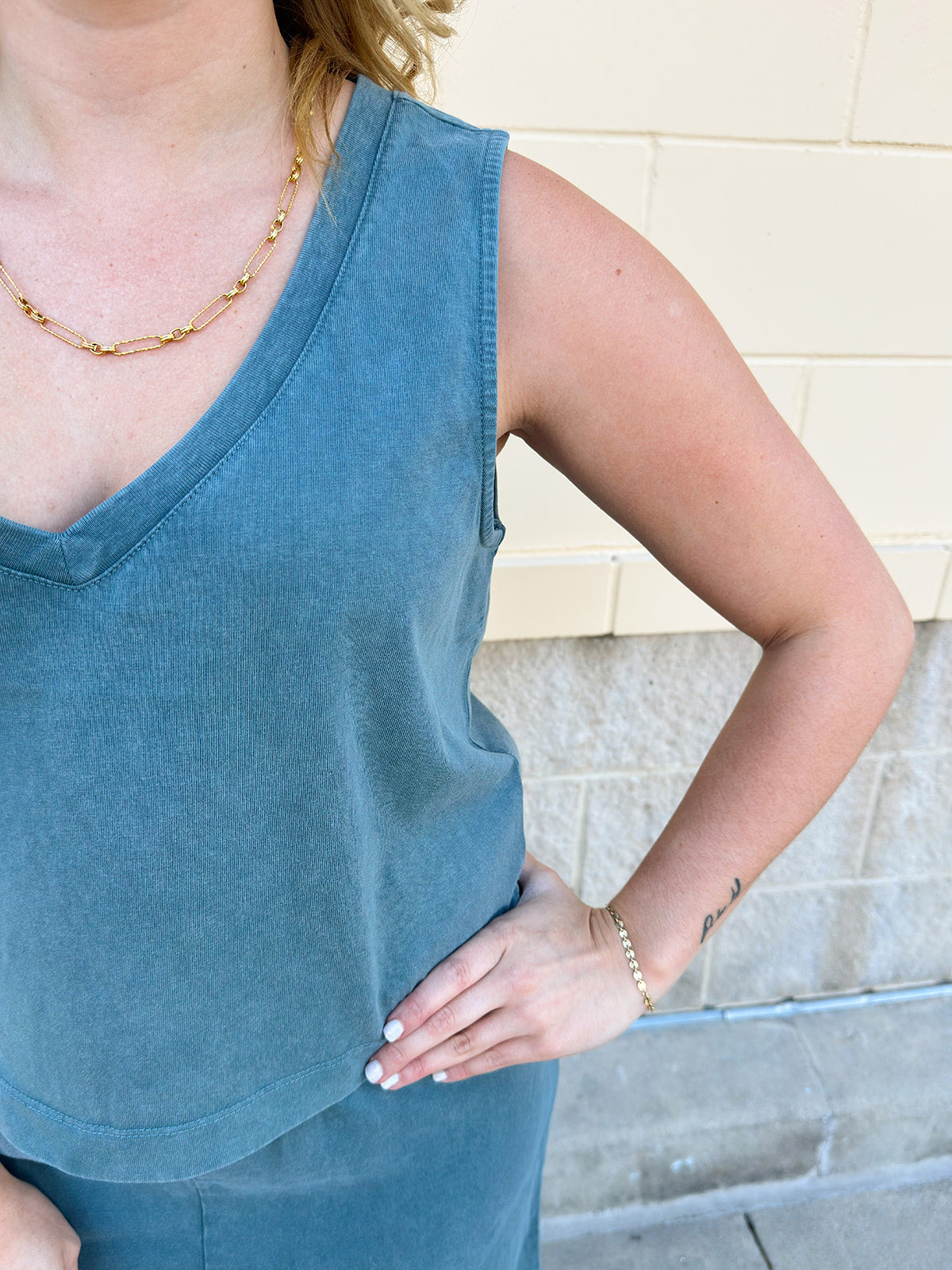  Z Supply Sloane V-Neck Top in Emerald Cove