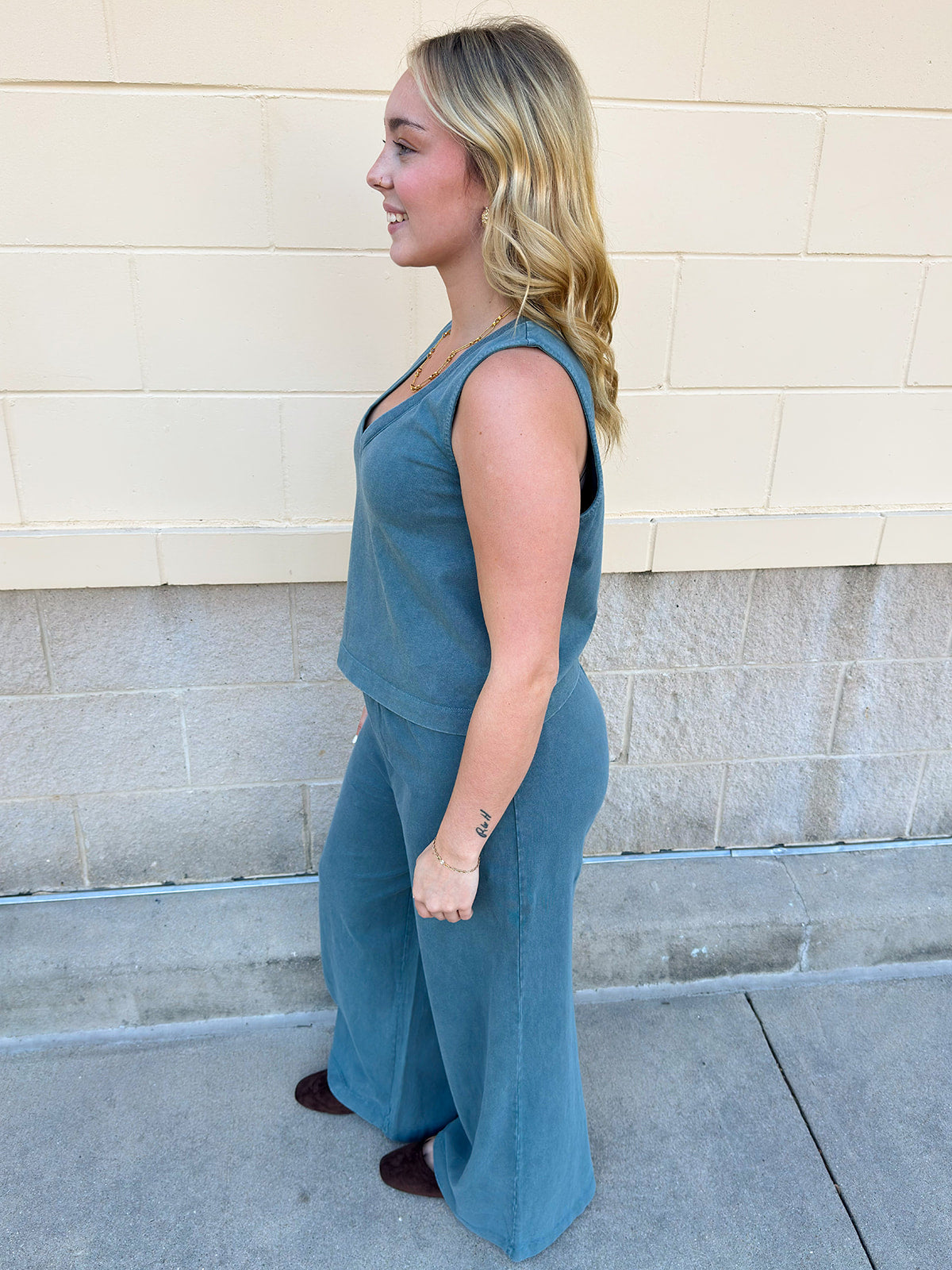  Z Supply Sloane V-Neck Top in Emerald Cove