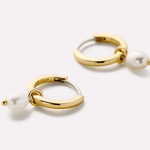 [Ana Luisa] Frida Pearl Huggie Hoops - The Pink Pineapple 850