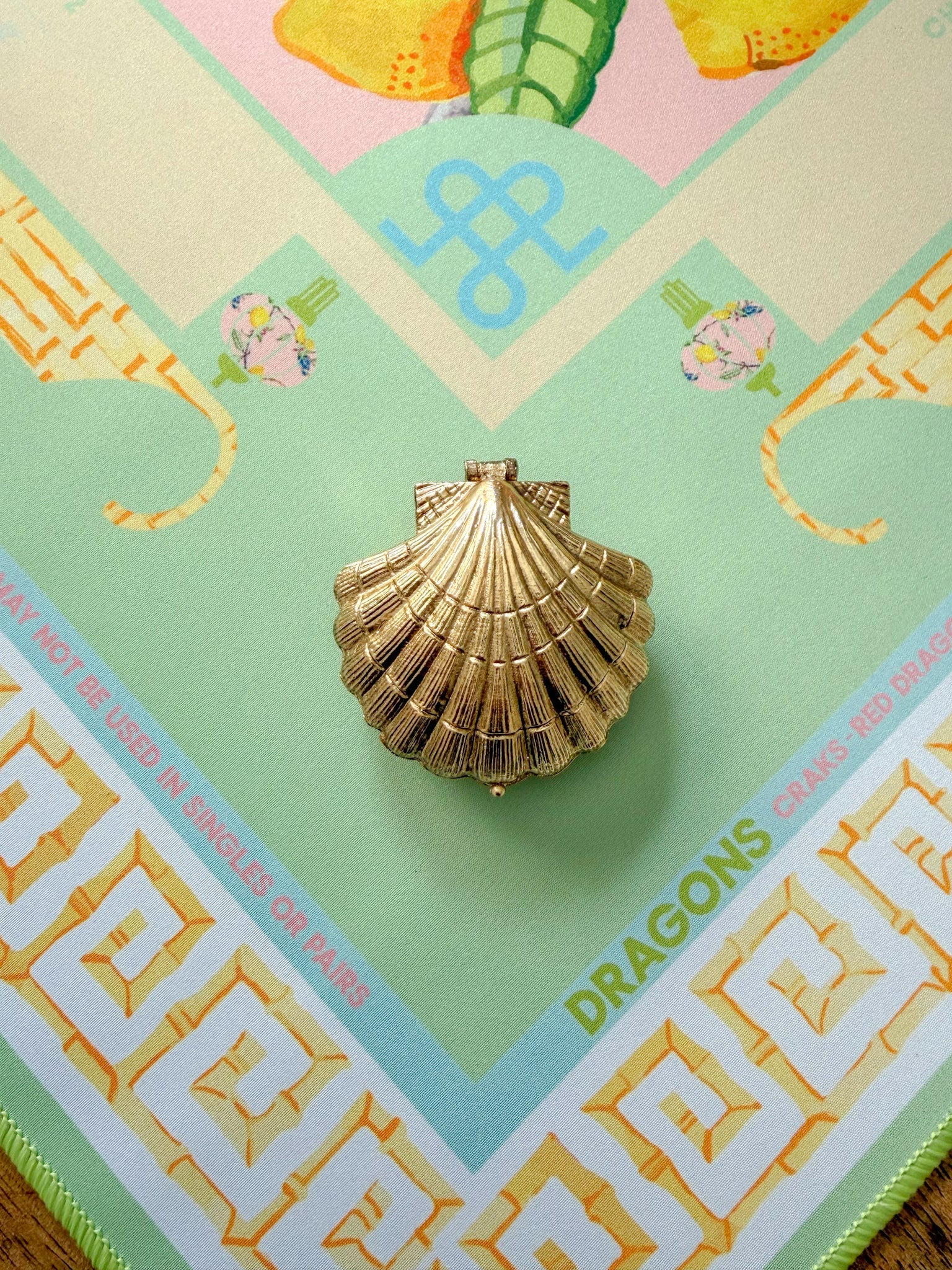 Antique Gold Scallop Shell Dice Catchall Dish - The Pink Pineapple 850