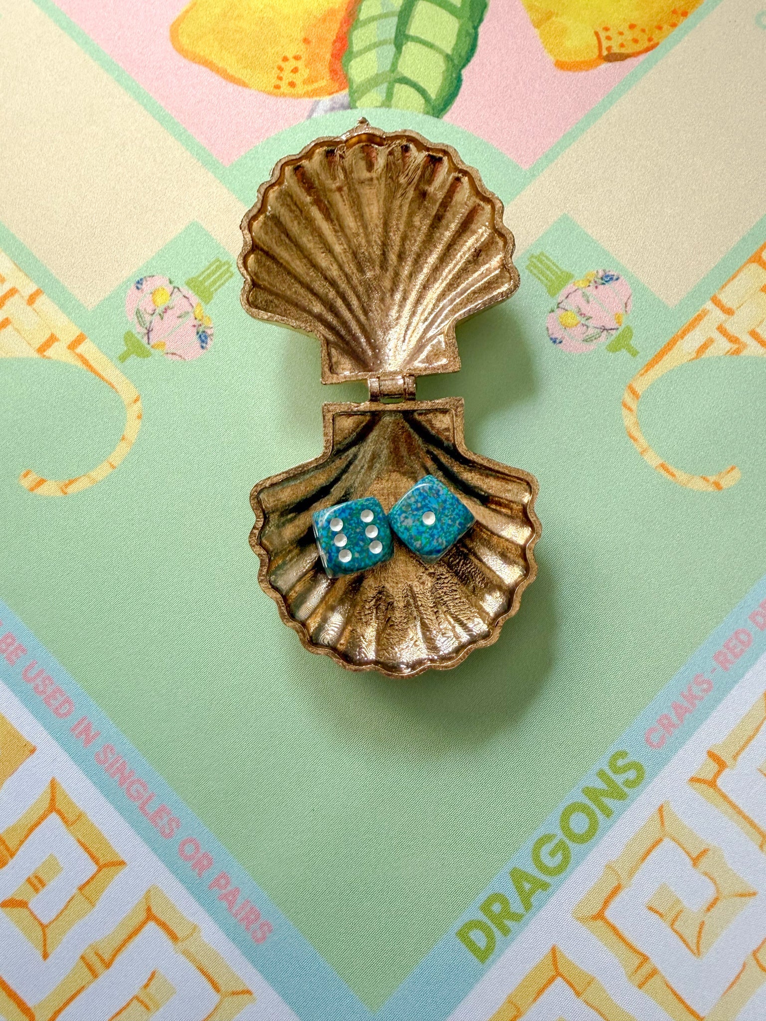 Antique Gold Scallop Shell Dice Catchall Dish - The Pink Pineapple 850