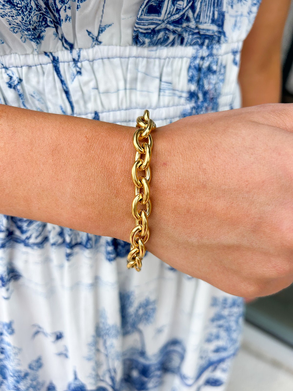 Baylee Gold Oval Link Bracelet - The Pink Pineapple 850