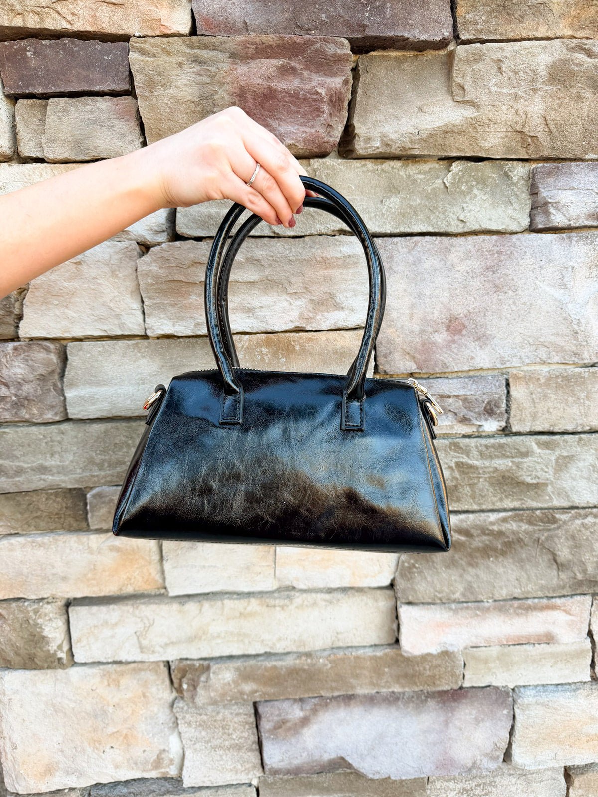 Black Vienna Crossbody Purse - The Pink Pineapple 850