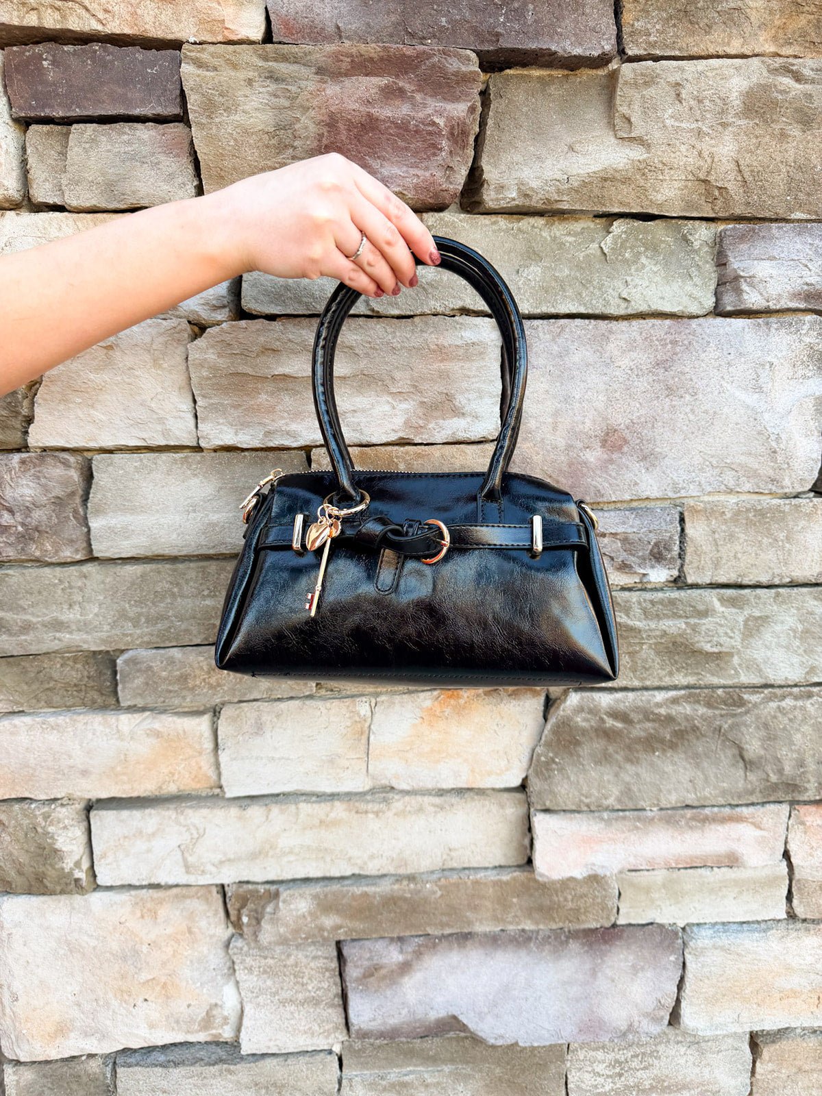 Black Vienna Crossbody Purse - The Pink Pineapple 850