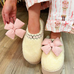 Bloom & Bow Cozy Sherpa Slippers - The Pink Pineapple 850