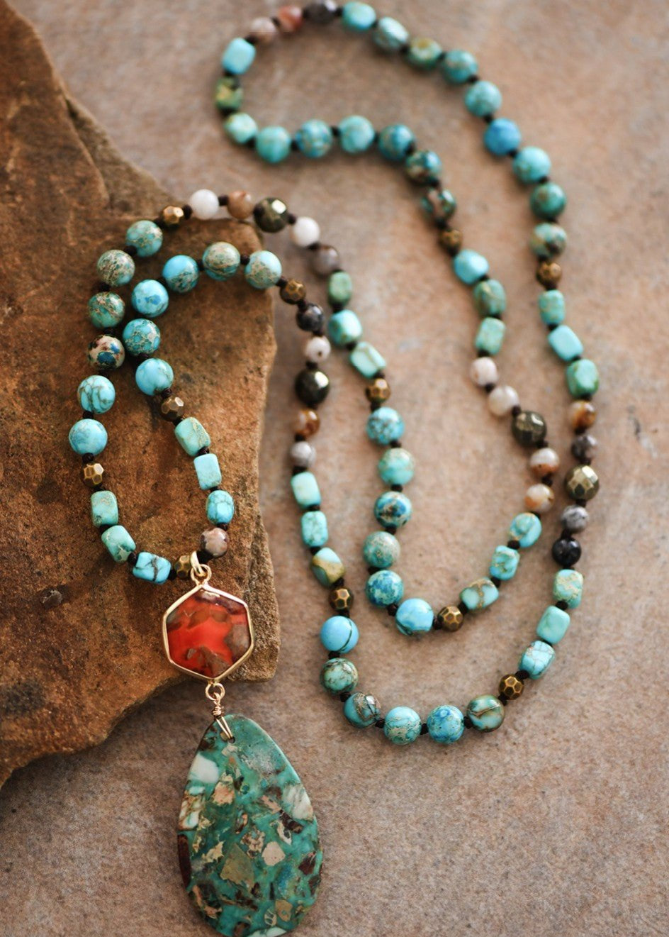 Blue Sea Natural Stone Bead Pendant Necklace - The Pink Pineapple 850