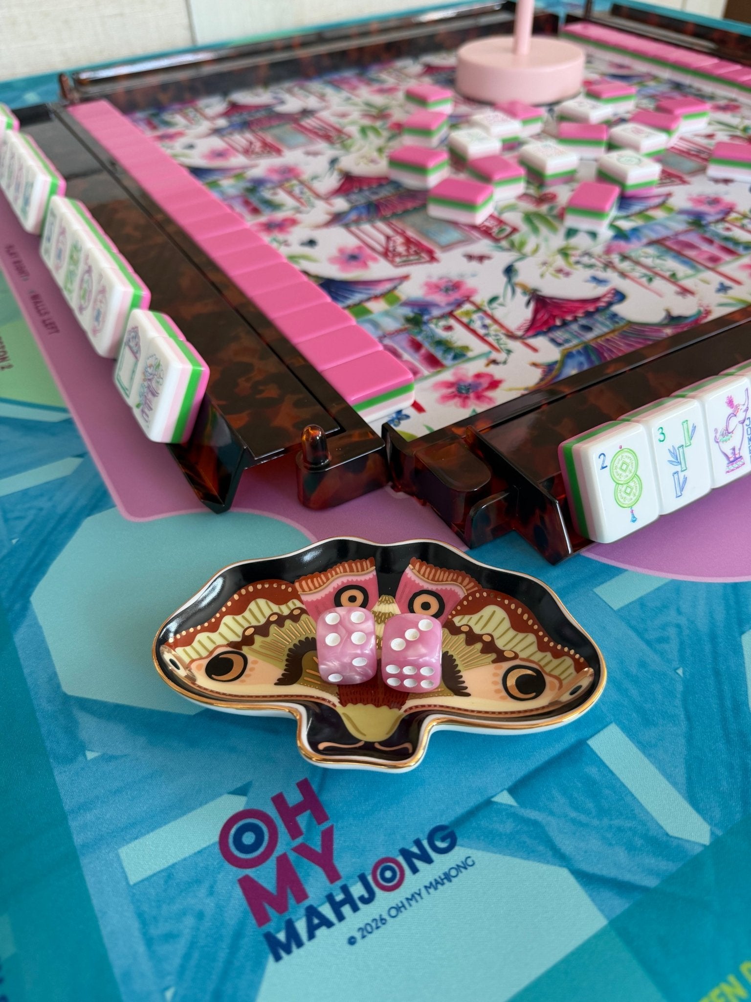Blush Empress Mahjong Dice - The Pink Pineapple 850