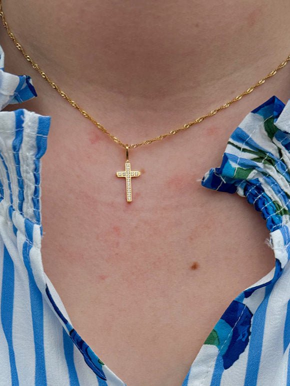 [Brenda Grands] Diamond Cross Necklace - The Pink Pineapple 850