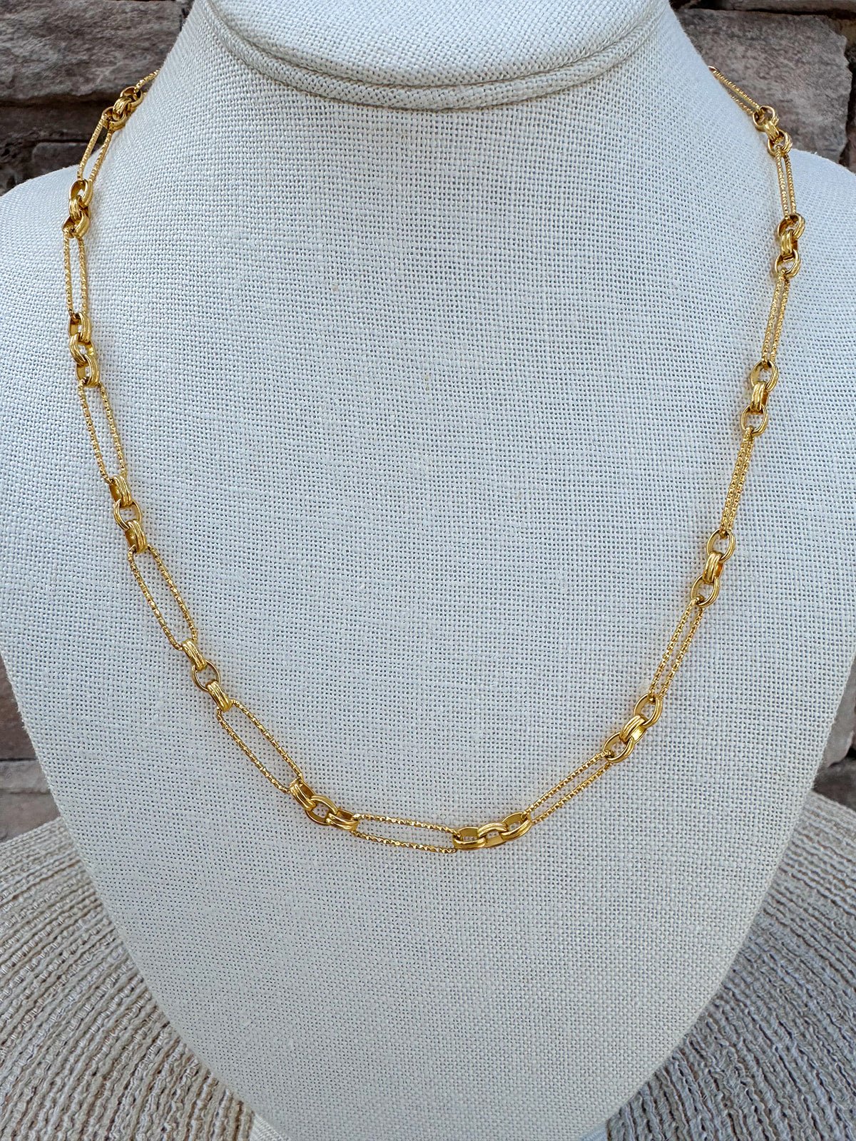 [Brenda Grands] Shiny Paperclip Necklace - The Pink Pineapple 850