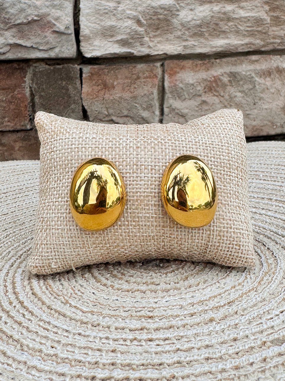[Brenda Grands] Statement Dome Studs - The Pink Pineapple 850