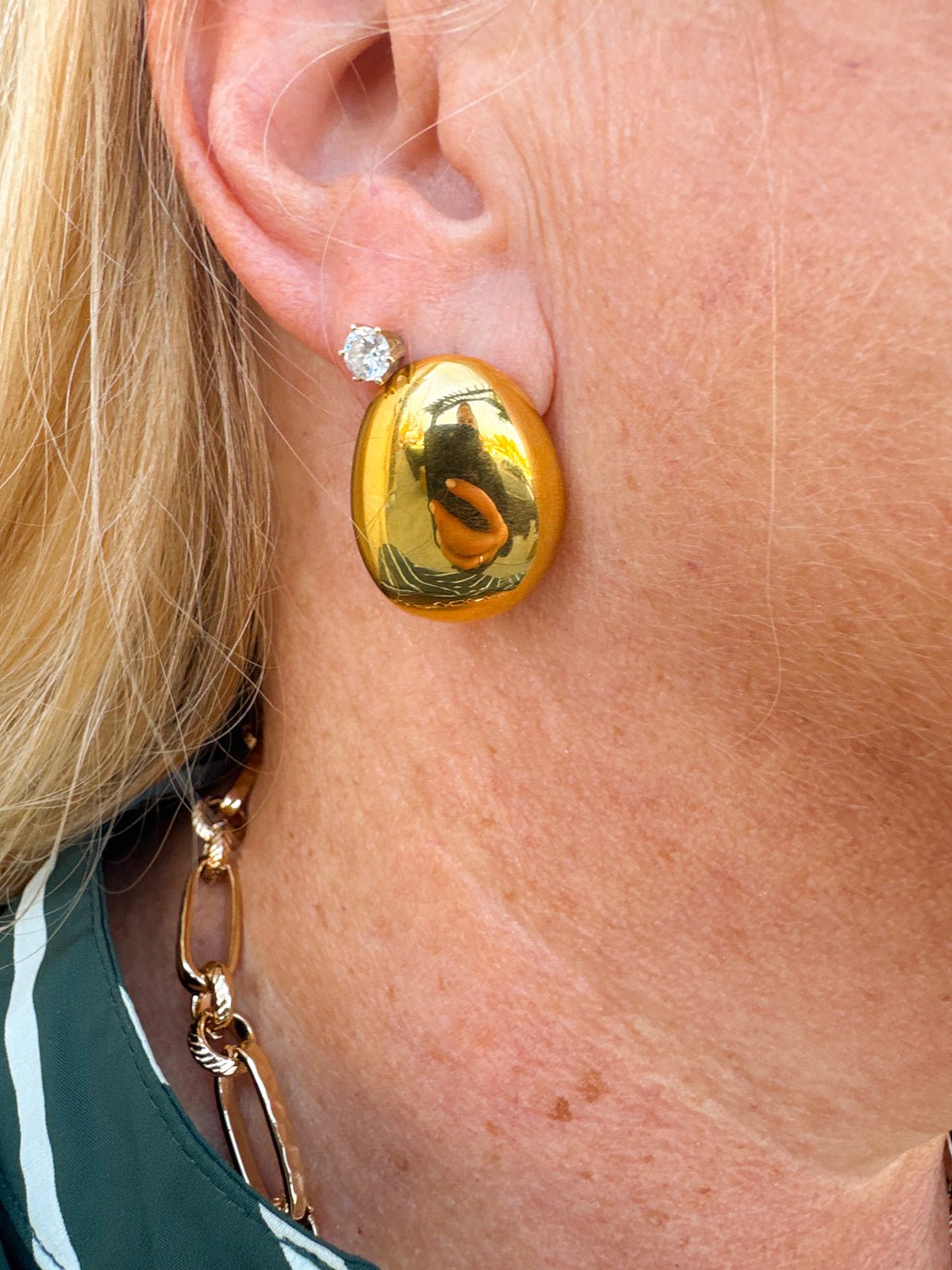 [Brenda Grands] Statement Dome Studs - The Pink Pineapple 850