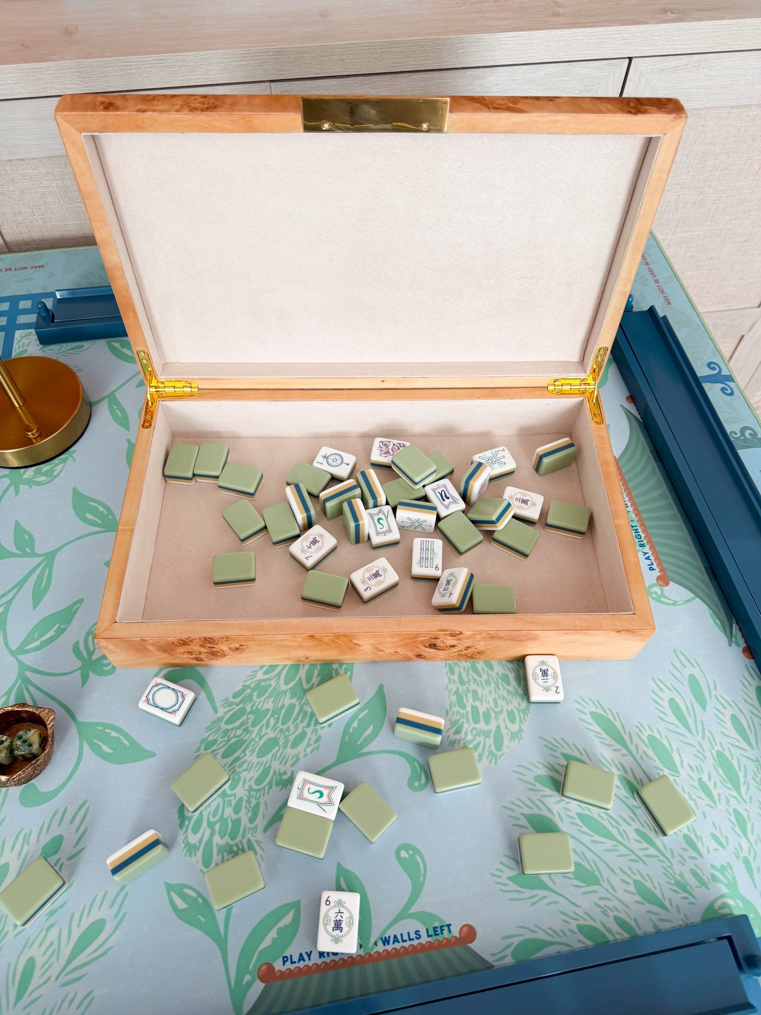 Burlwood Reserve Mahjong Tile Storage Box - The Pink Pineapple 850