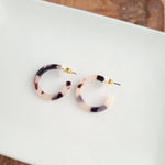 Cam Mini Hoops - Blonde Tortoise - The Pink Pineapple 850