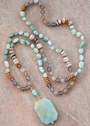 Caribbean Mint Natural Stone Bead Necklace - The Pink Pineapple 850