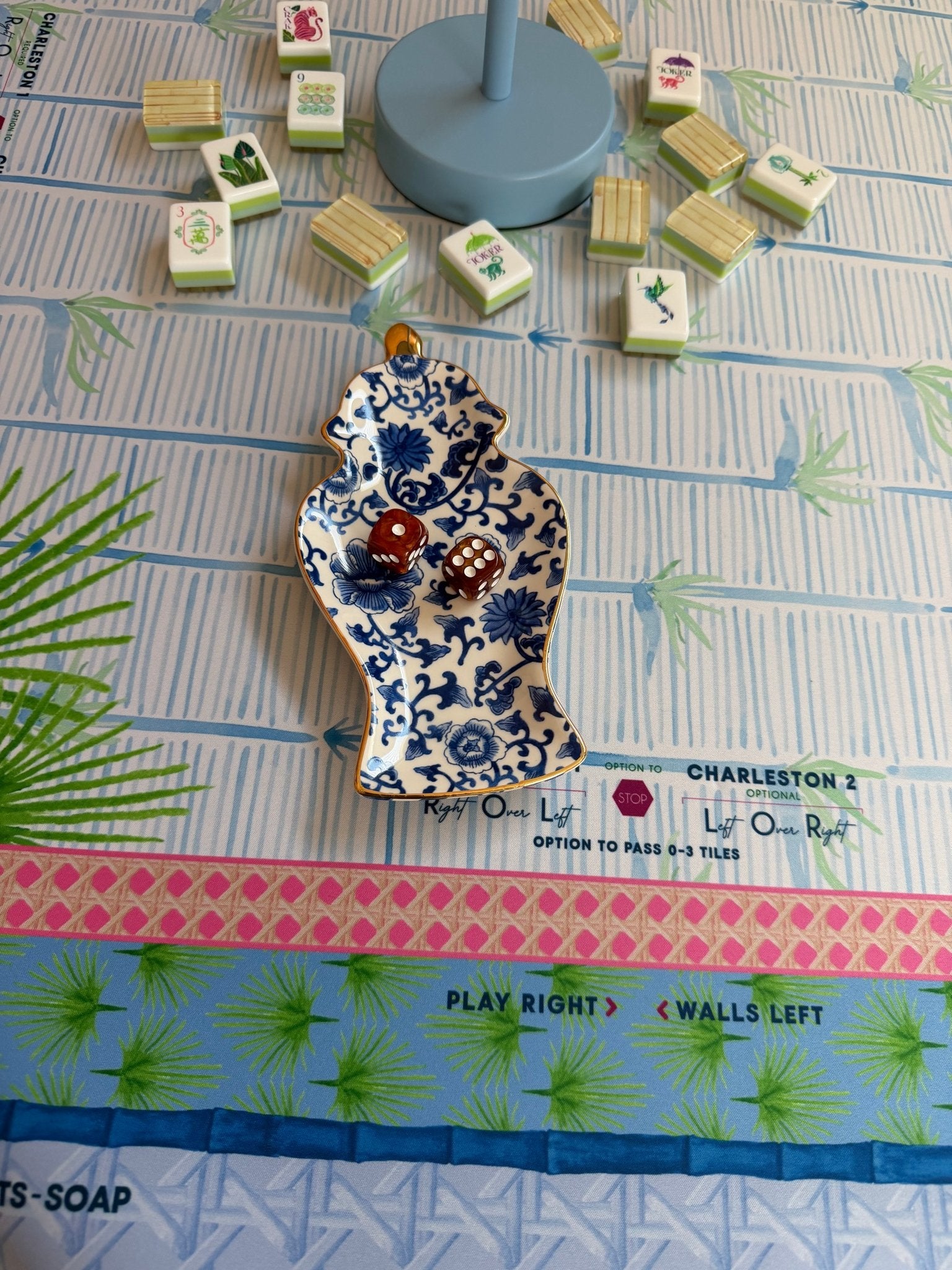Chinosorie White Ginger Jar Dice Catchall - The Pink Pineapple 850