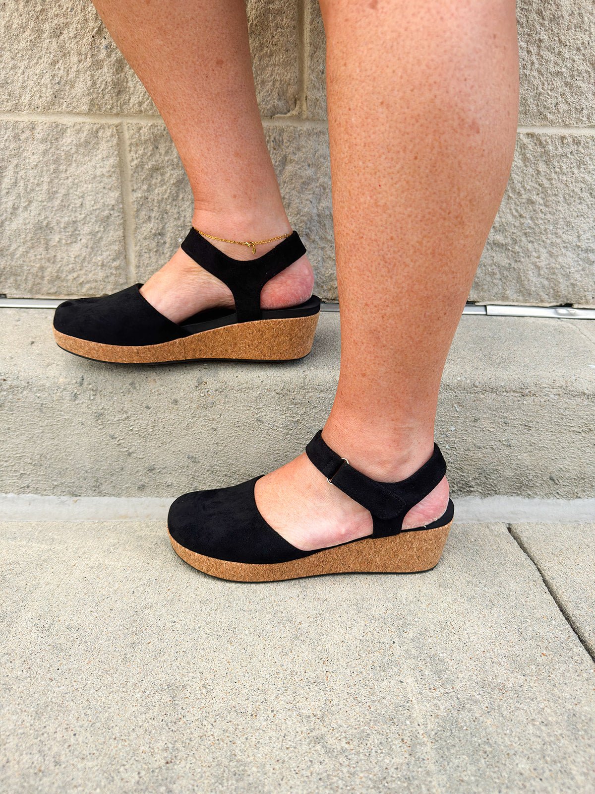 [Corkys] All In Black Wedges - The Pink Pineapple 850