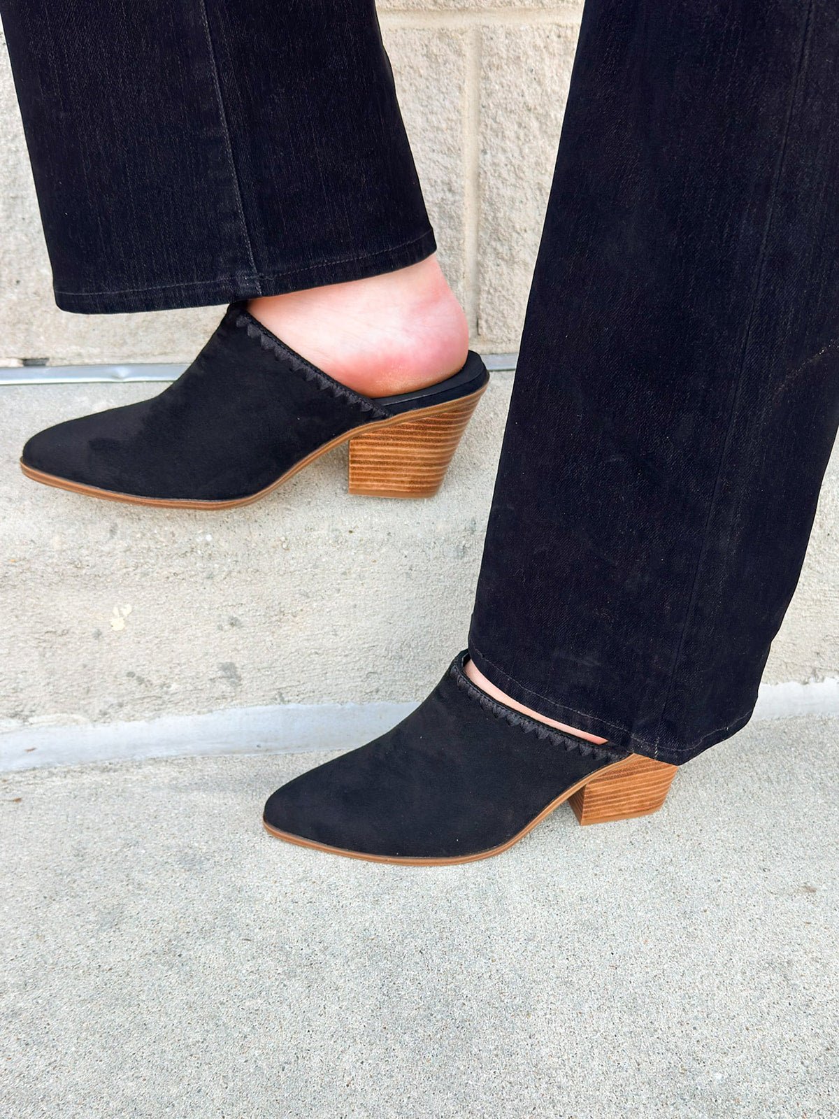 [Corkys] Midnight Suede Mule - The Pink Pineapple 850