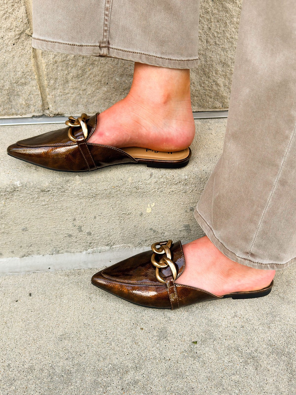 [Corkys] Playin For Keeps Bronze Mule - The Pink Pineapple 850