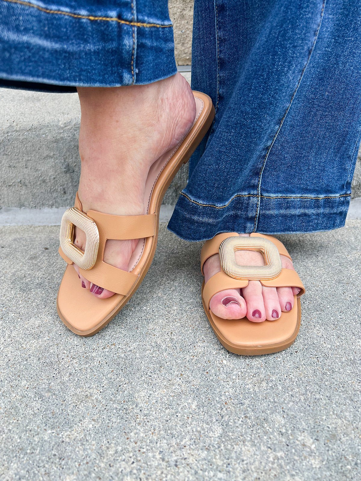 [Corkys] Ring Around the Rosie Slide in Cognac - The Pink Pineapple 850