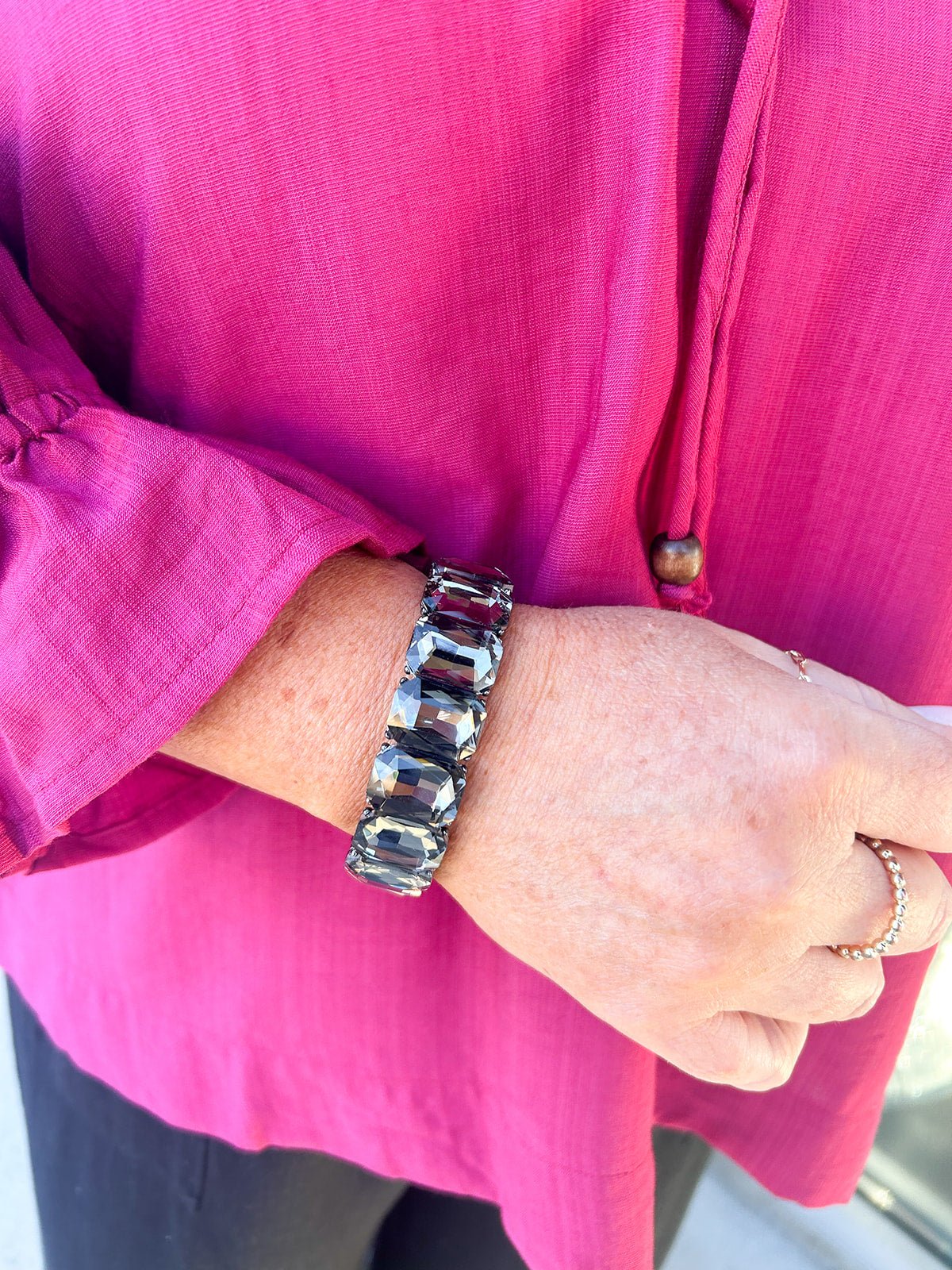 Crystal Stone Stretch Bracelet - Black - The Pink Pineapple 850