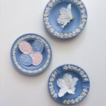[Rose & Fifth] Heirloom Cameo Needleminder in Antique Blue and Petal Pink