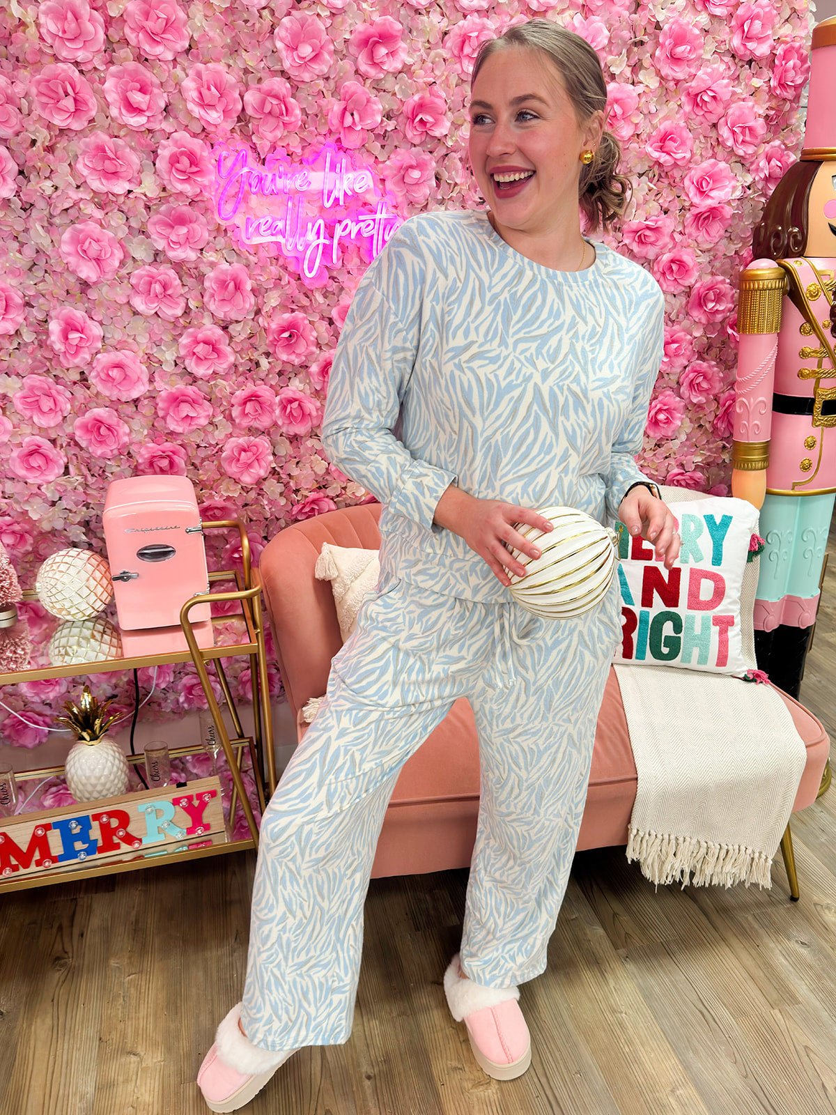 Daydream Comfort Lounge Set - The Pink Pineapple 850