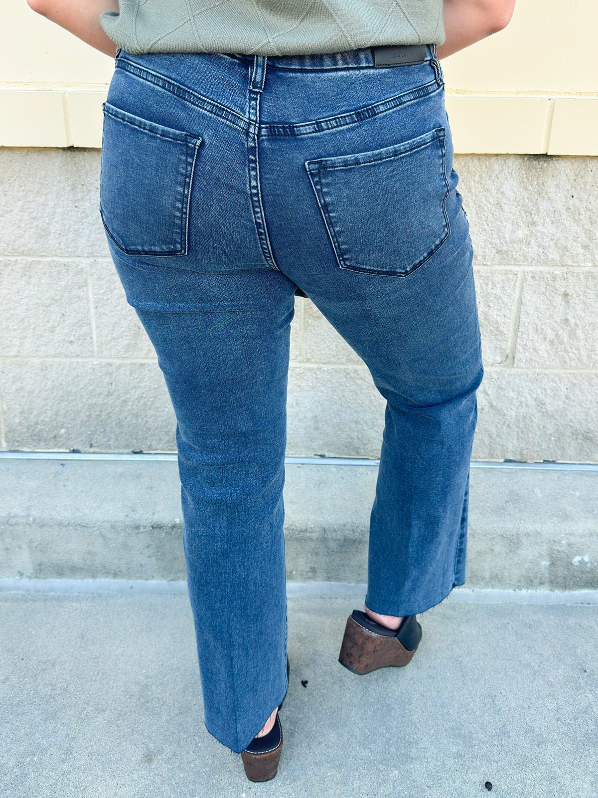[Dear John] Jeanne Flare Jean in Callaway - The Pink Pineapple 850