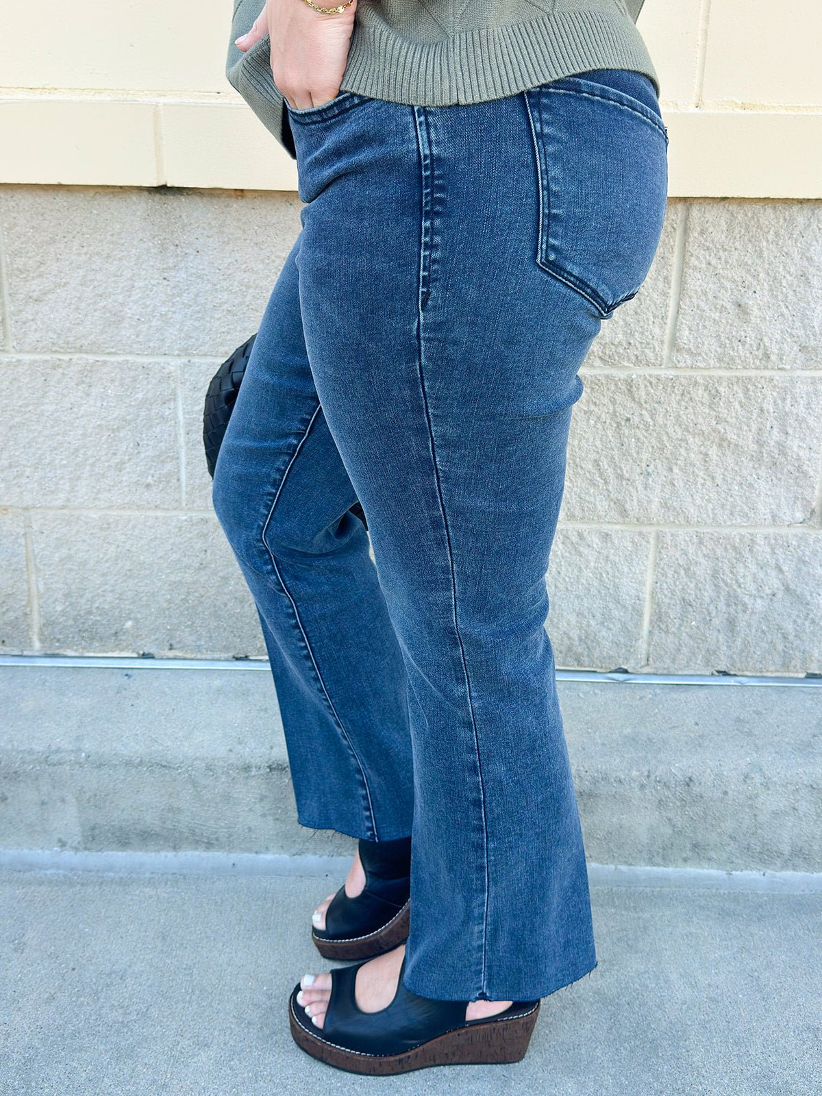 [Dear John] Jeanne Flare Jean in Callaway - The Pink Pineapple 850