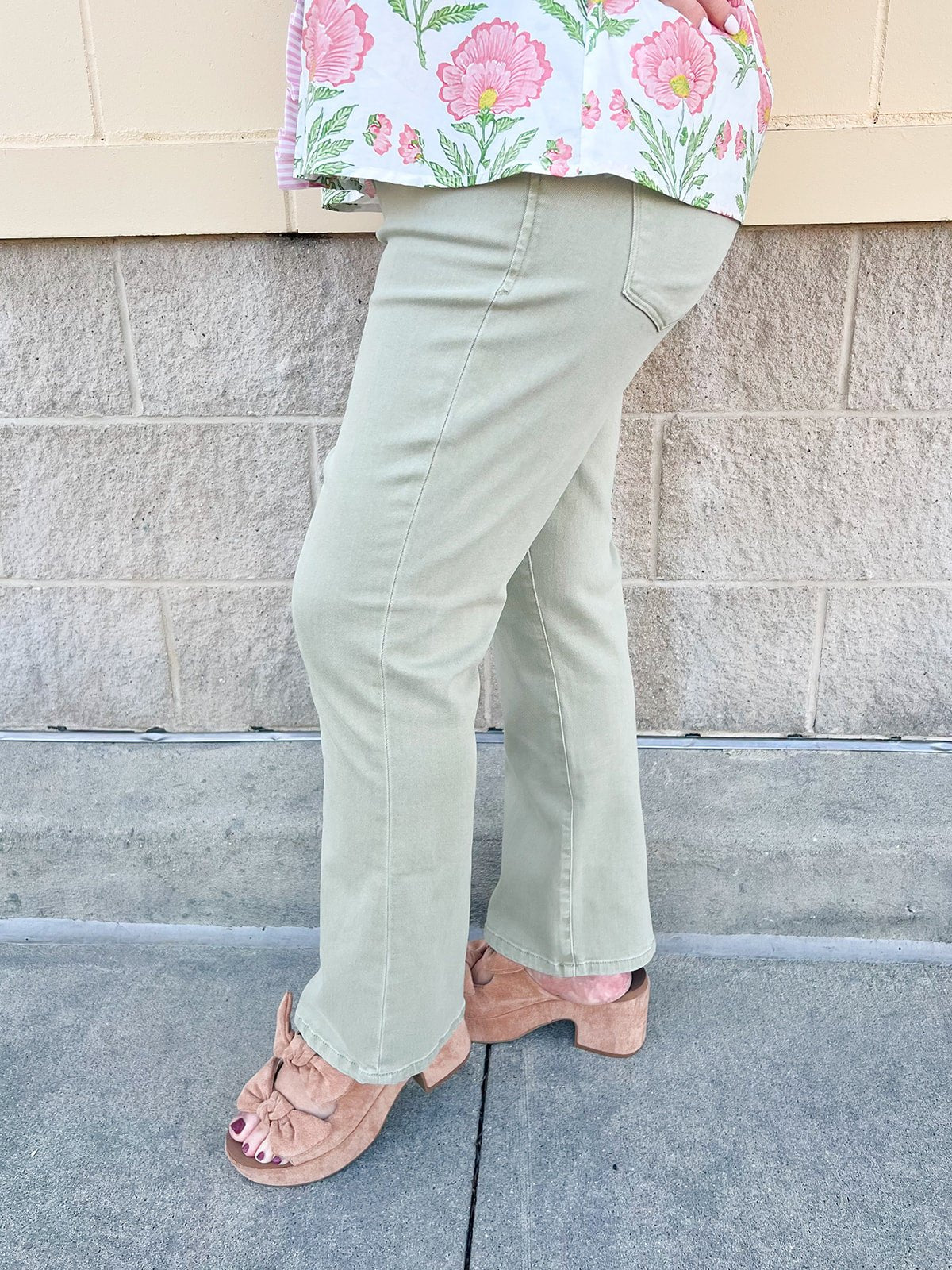 [Dear John] Jeanne Mid - Rise Flare Jeans in Abbey Stone - The Pink Pineapple 850